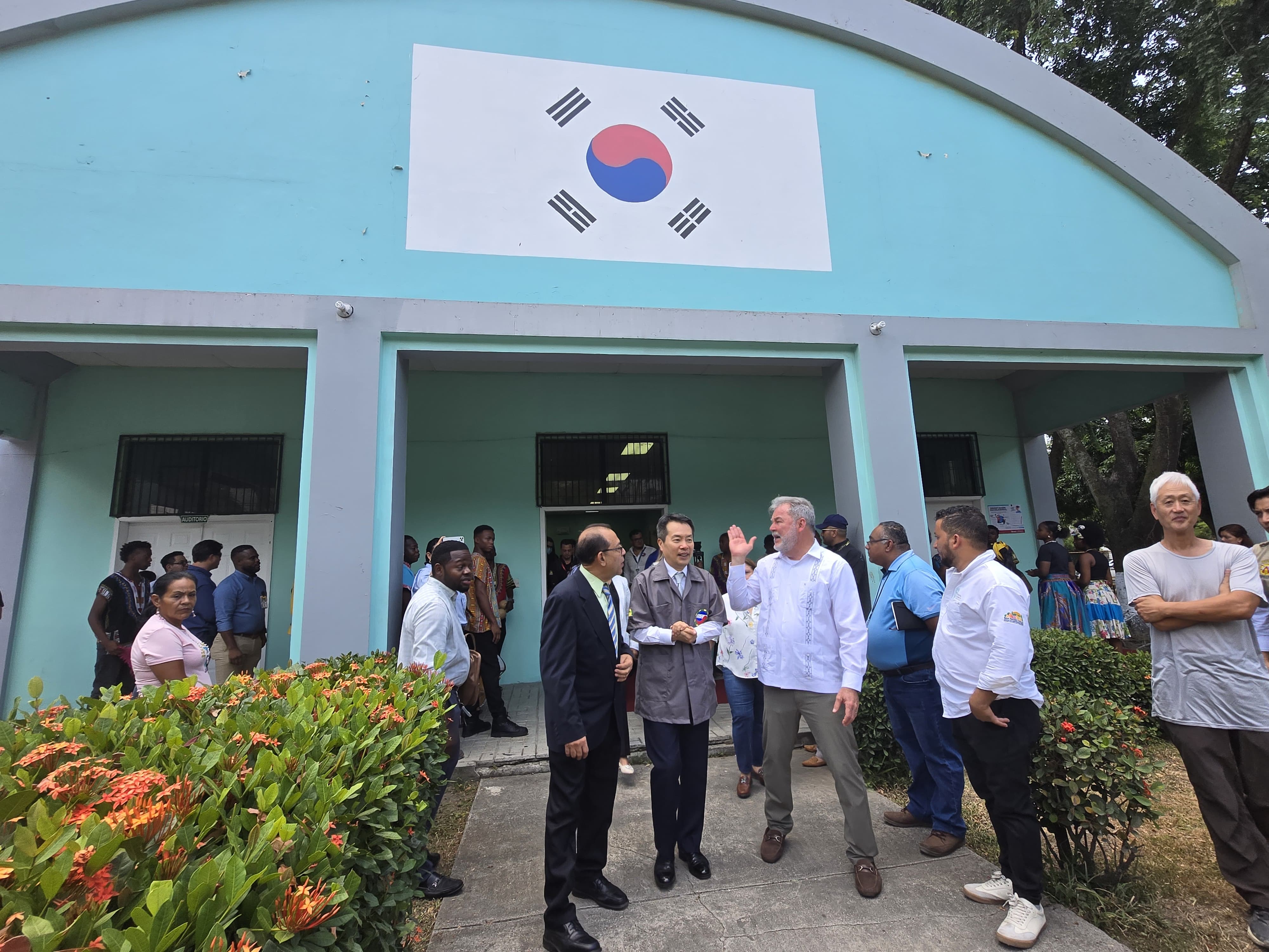 성문업 대사, 산페드로술라시 소재 한-온두라스 기술학교 방문